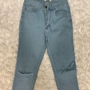 Lulus ripped knees skinny jeans size 1